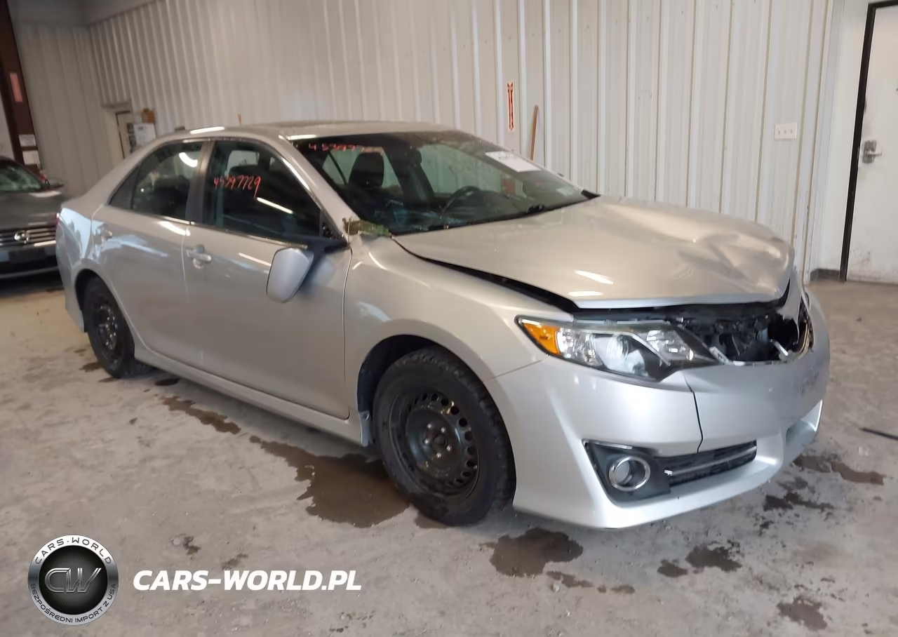 2012 Toyota Camry Se V6 – zdjęcie 1 z 16