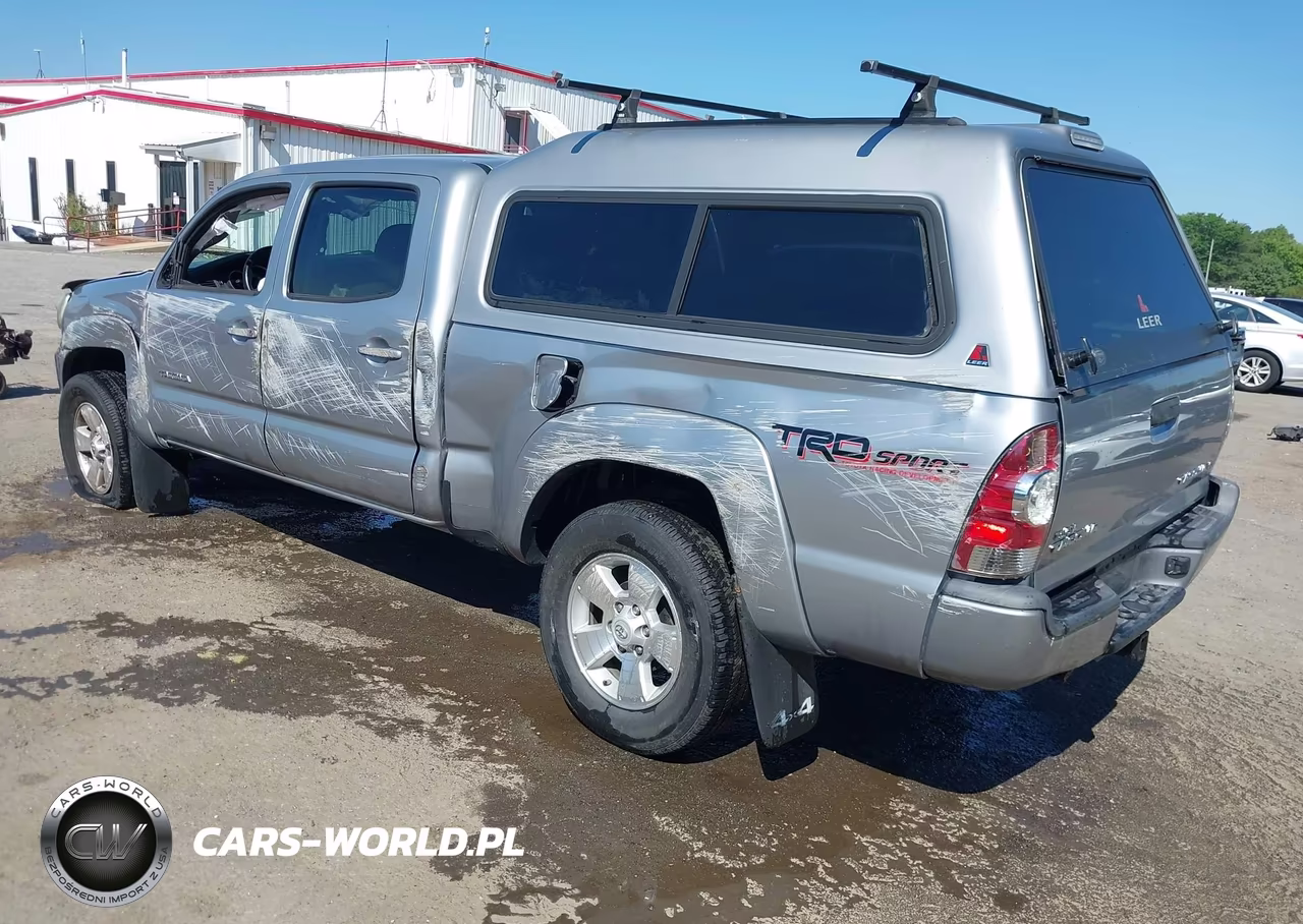 2015 Toyota Tacoma Base V6 VIN:3TMMU4FN9FM075902 - 3