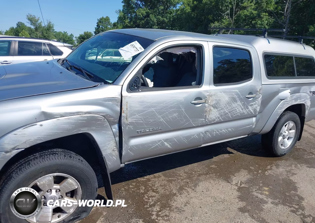 2015 Toyota Tacoma Base V6 VIN:3TMMU4FN9FM075902 - 6