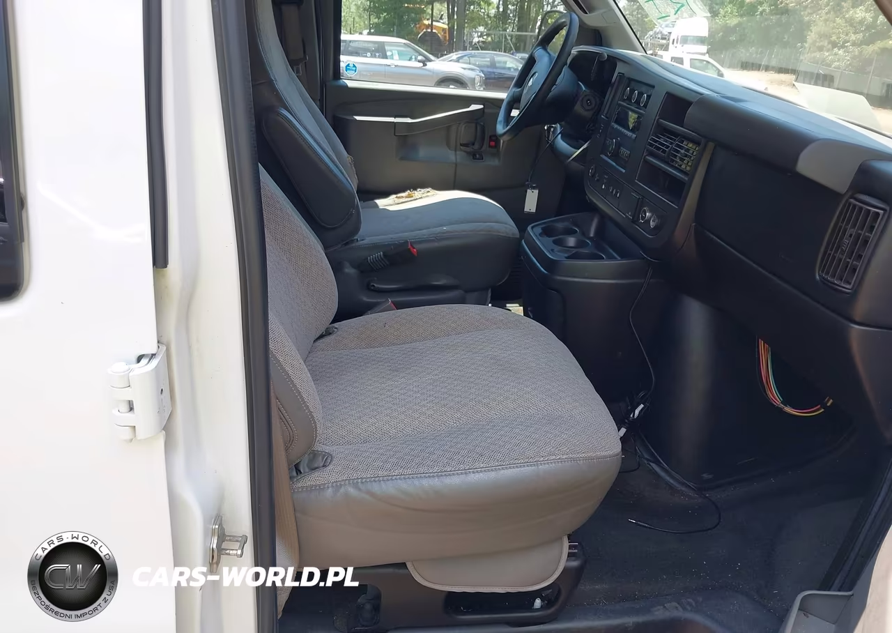 2017 Chevrolet Express 3500 Lt VIN:1GAZGPFG8H1130106 - 5