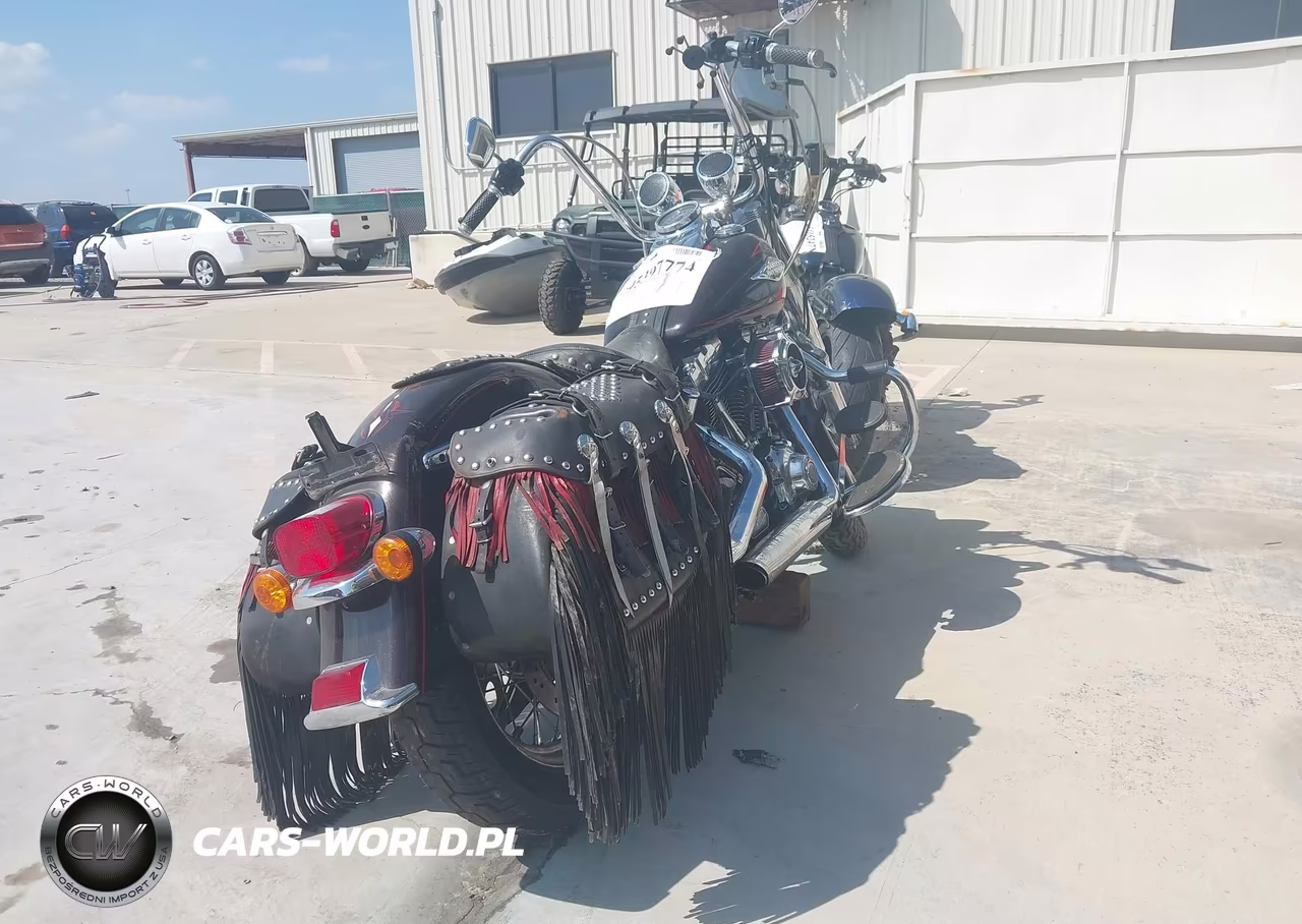 2011 Harley-Davidson Flstc VIN:1HD1BW511BB030729 - 4
