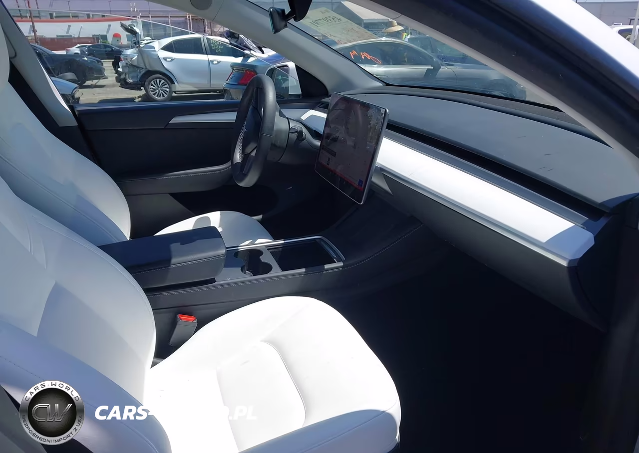 2024 Tesla Model Y Long Range Dual Motor All-Wheel Drive VIN:7SAYGAEE2RF111773 - 5