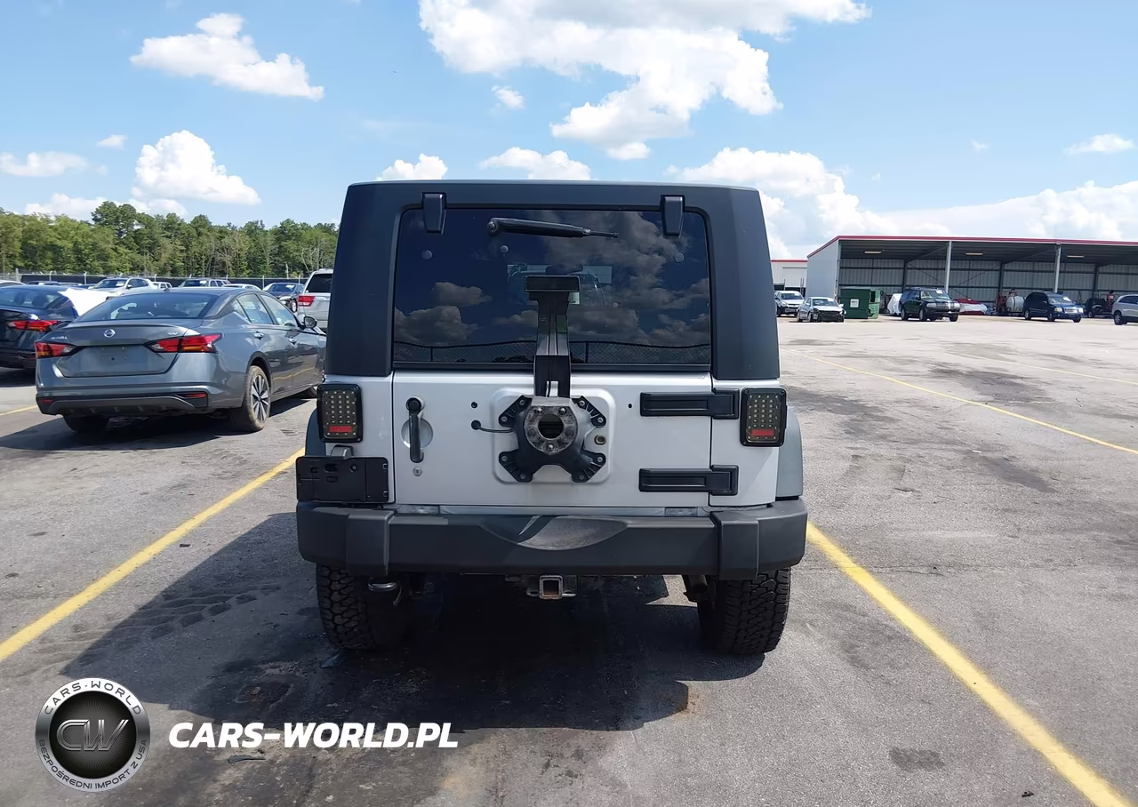 2010 Jeep Wrangler Unlimited Sport VIN:1J4BA3H10AL159907 - 16