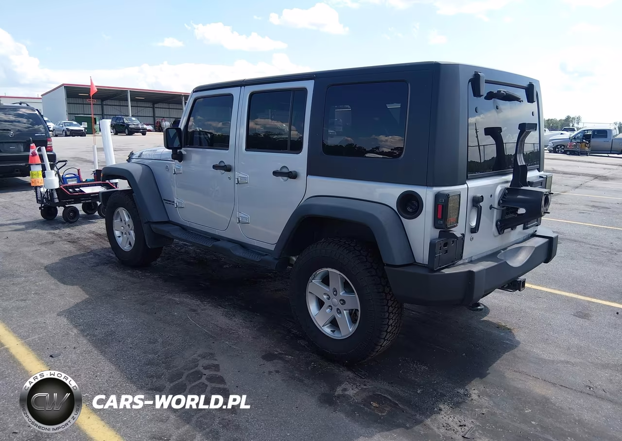 2010 Jeep Wrangler Unlimited Sport VIN:1J4BA3H10AL159907 - 3