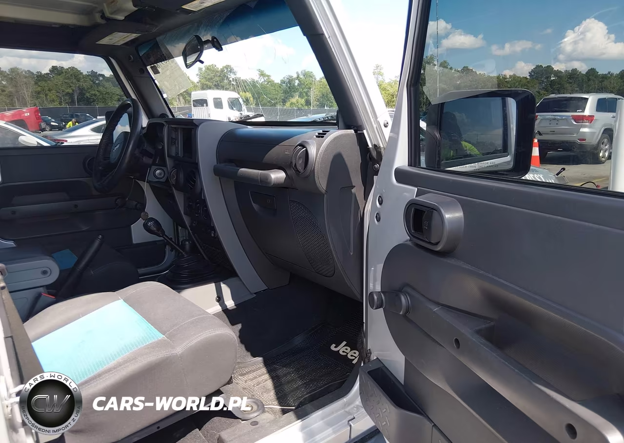 2010 Jeep Wrangler Unlimited Sport VIN:1J4BA3H10AL159907 - 5