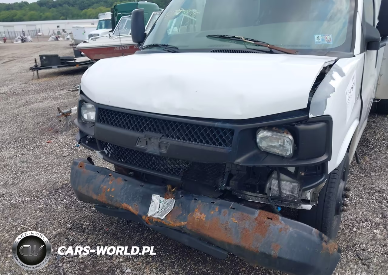 2007 Chevrolet Express Cutaway Work Van VIN:1GBJG31U071106699 - 11