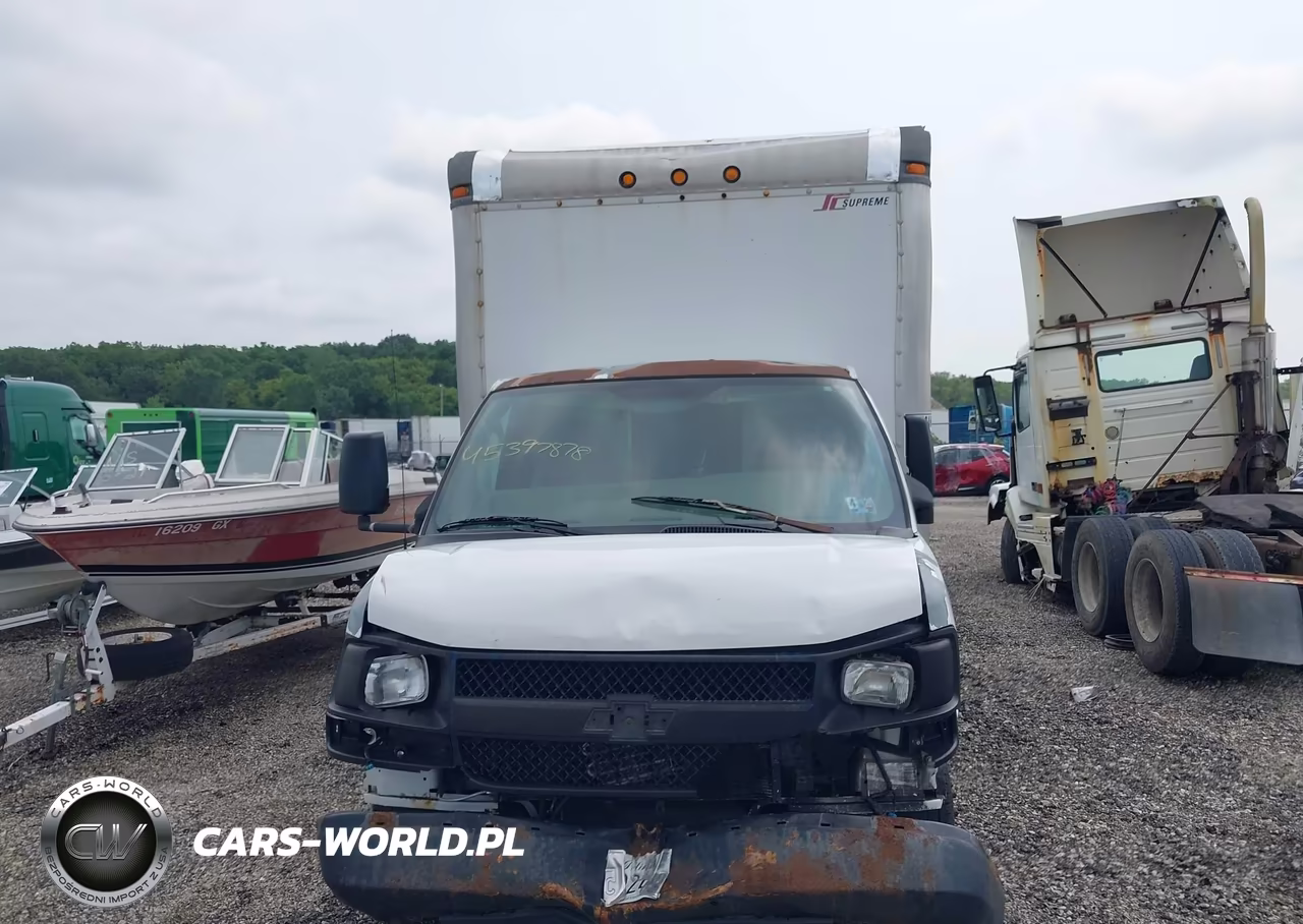 2007 Chevrolet Express Cutaway Work Van VIN:1GBJG31U071106699 - 12