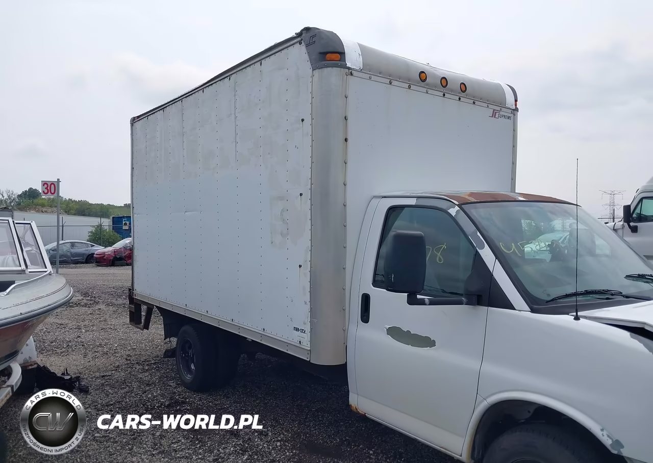 2007 Chevrolet Express Cutaway Work Van VIN:1GBJG31U071106699 - 13