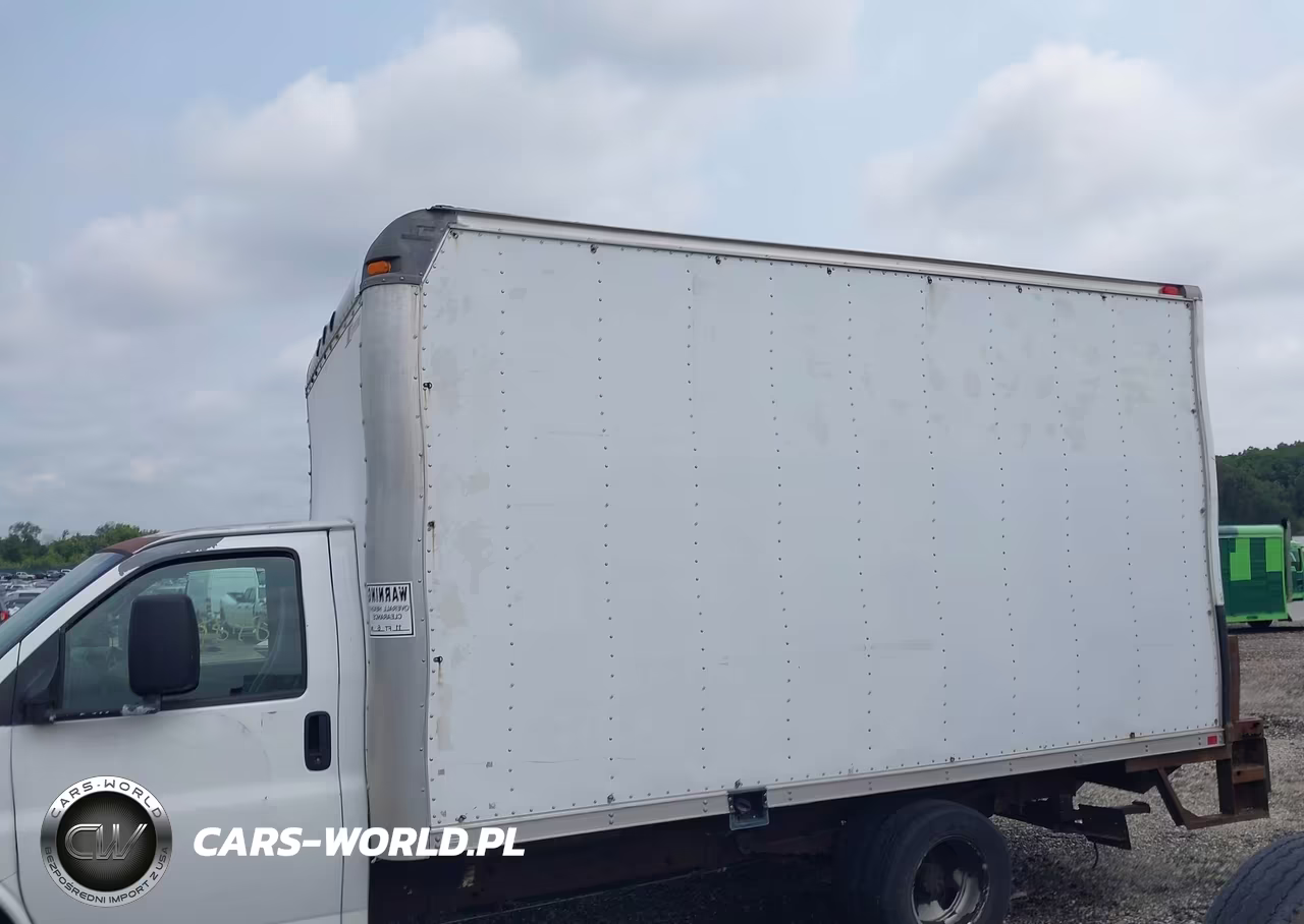 2007 Chevrolet Express Cutaway Work Van VIN:1GBJG31U071106699 - 14