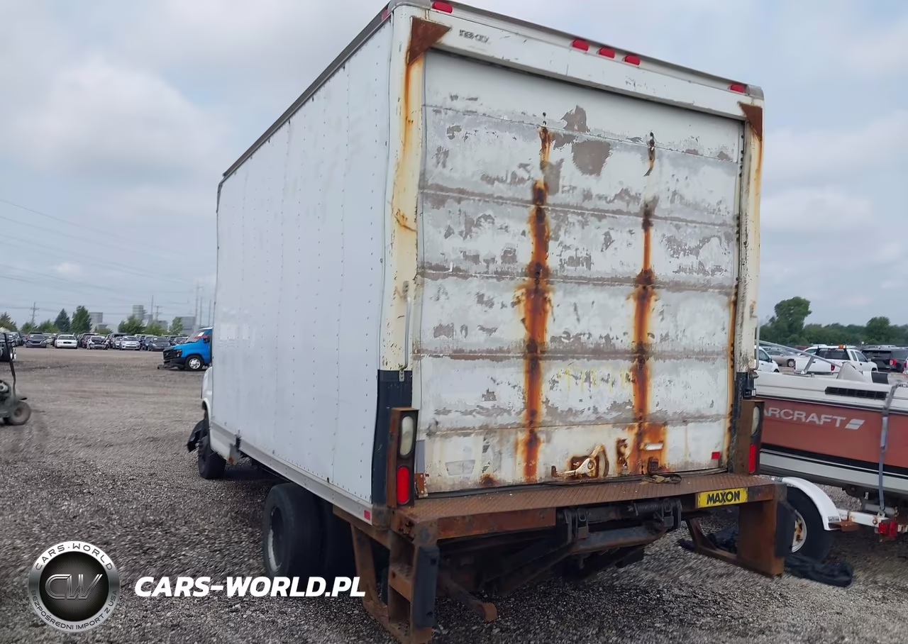 2007 Chevrolet Express Cutaway Work Van VIN:1GBJG31U071106699 - 3