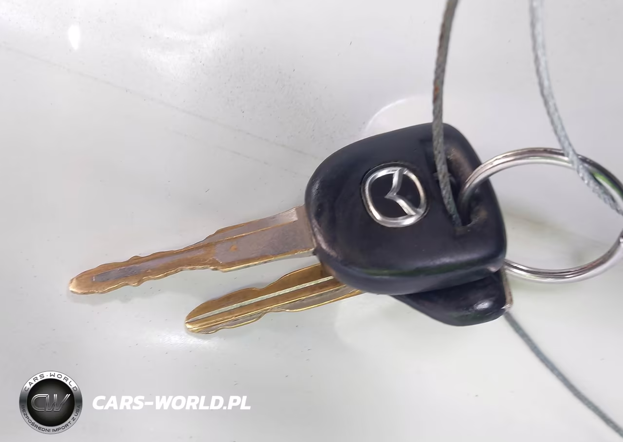 2008 Mazda Mazda3 I Sport VIN:JM1BK12FX81138306 - 11