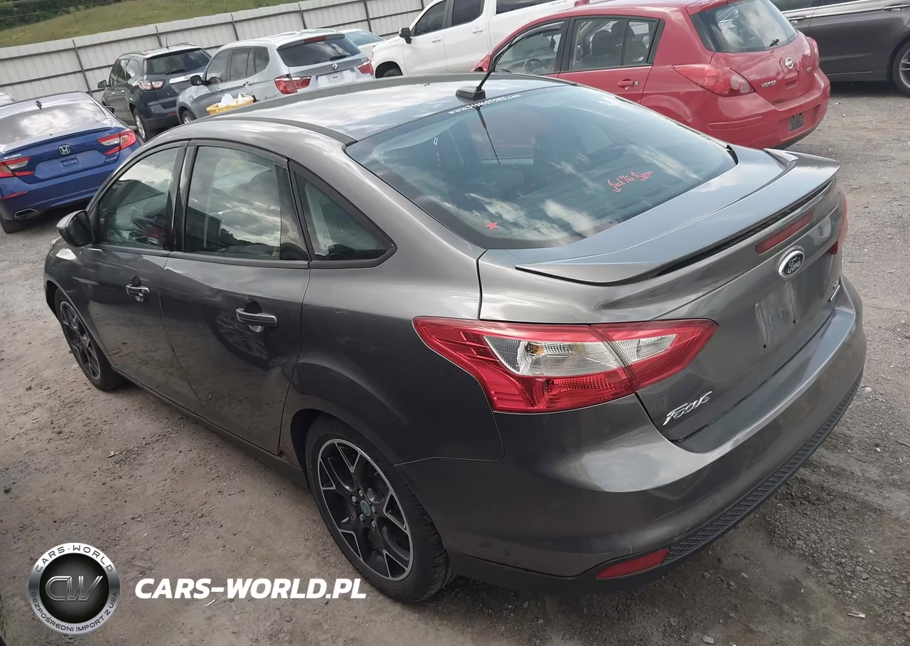 2012 Ford Focus Se VIN:1FAHP3F29CL435441 - 3