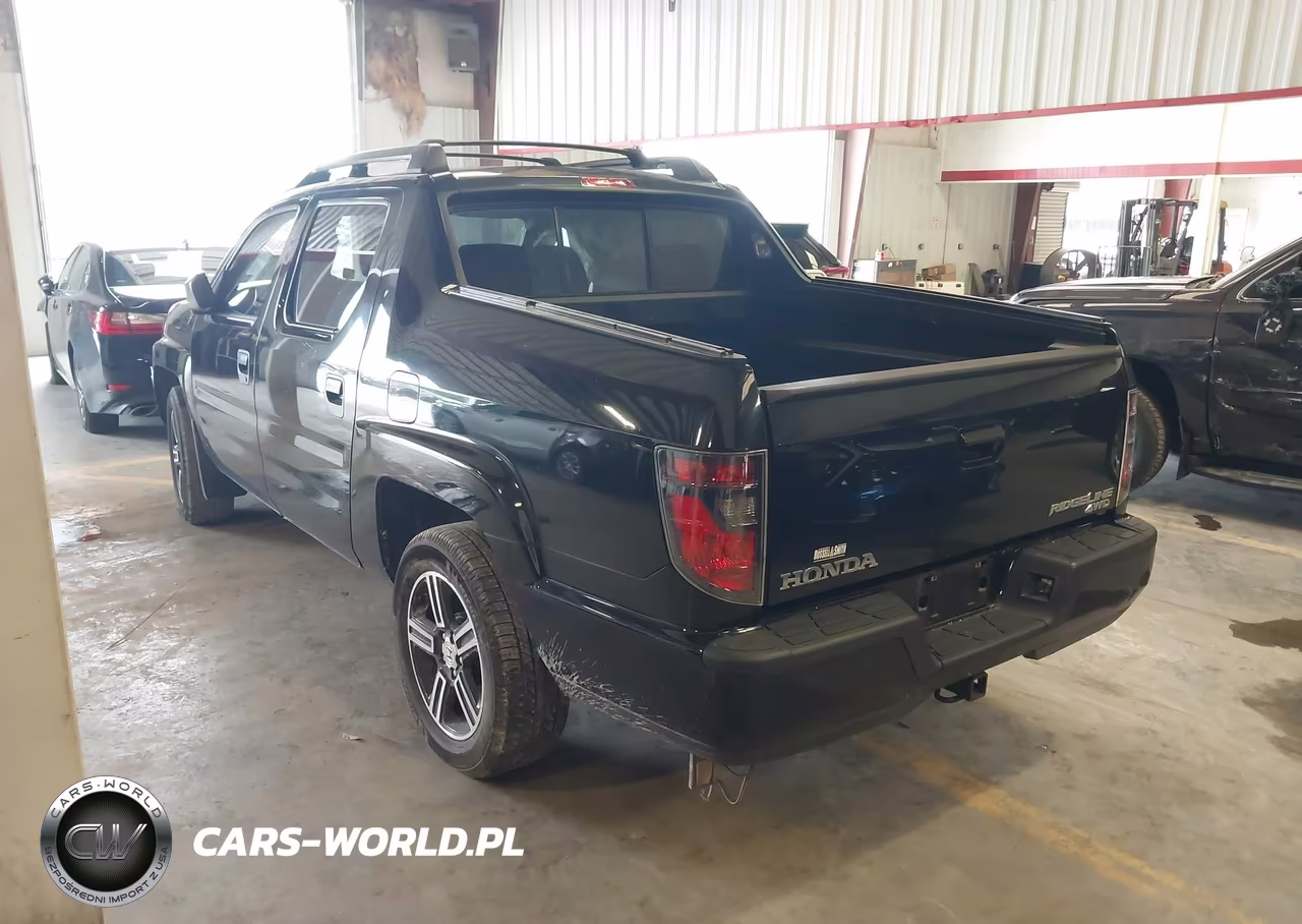 2014 Honda Ridgeline Sport VIN:5FPYK1F75EB003029 - 3