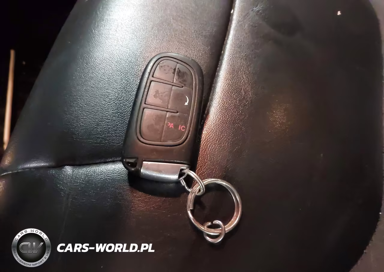 2019 Jeep Cherokee Latitude Plus 4X4 VIN:1C4PJMLB5KD137706 - 11