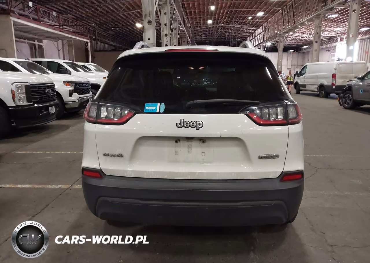 2019 Jeep Cherokee Latitude Plus 4X4 VIN:1C4PJMLB5KD137706 - 16