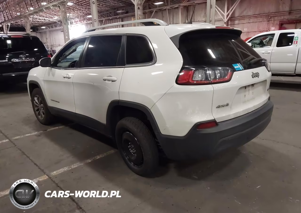 2019 Jeep Cherokee Latitude Plus 4X4 VIN:1C4PJMLB5KD137706 - 3