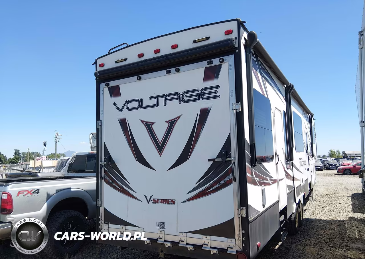 2016 Voltage V Toy Hauler M-3605 VIN:4YDF36025GZ990541 - 4