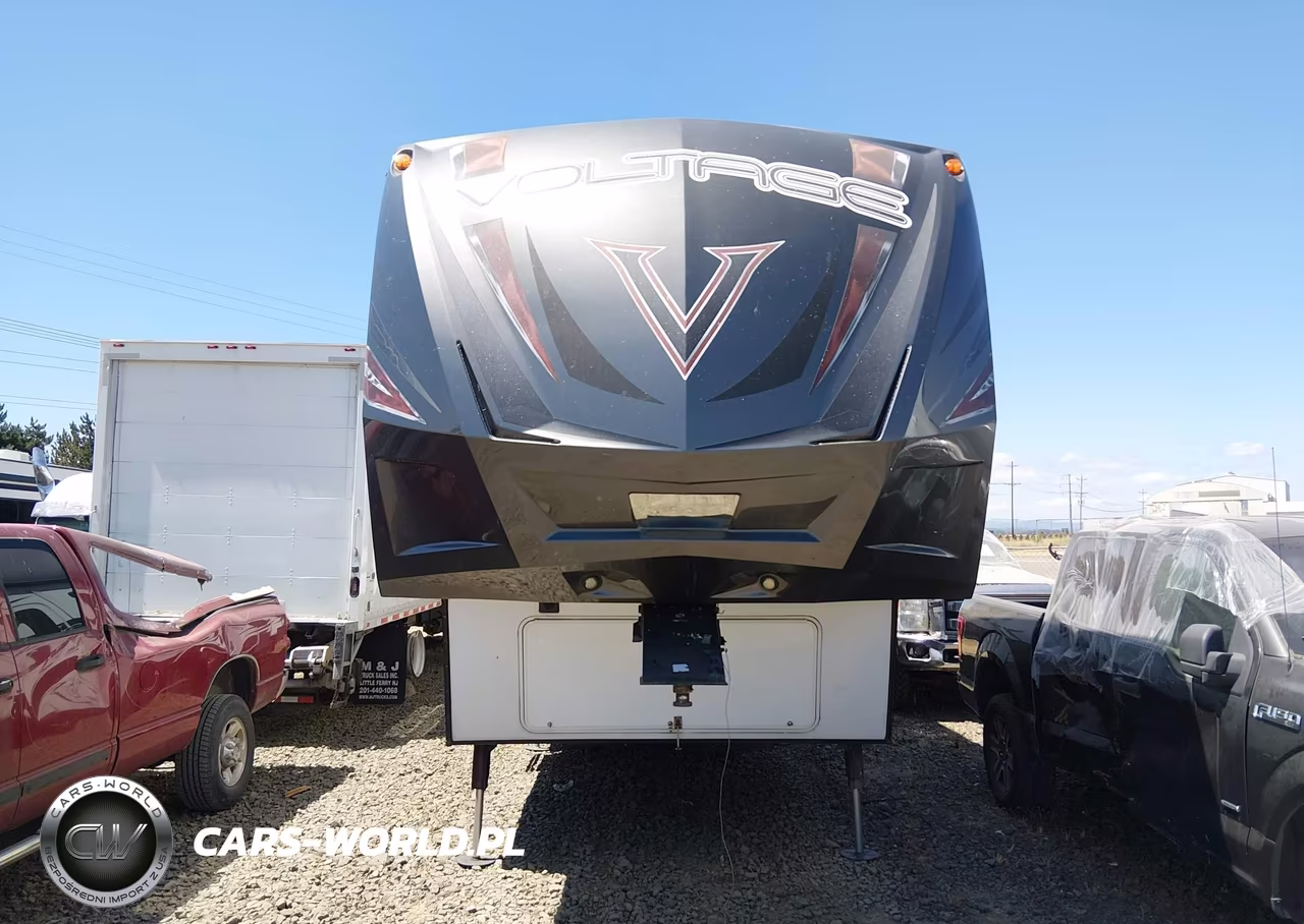 2016 Voltage V Toy Hauler M-3605 VIN:4YDF36025GZ990541 - 6