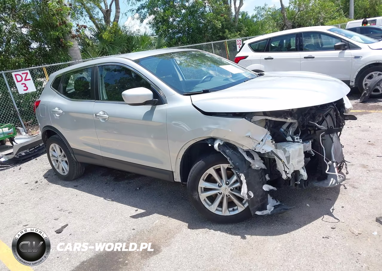 2017 Nissan Rogue Sport S – zdjęcie 1 z 17