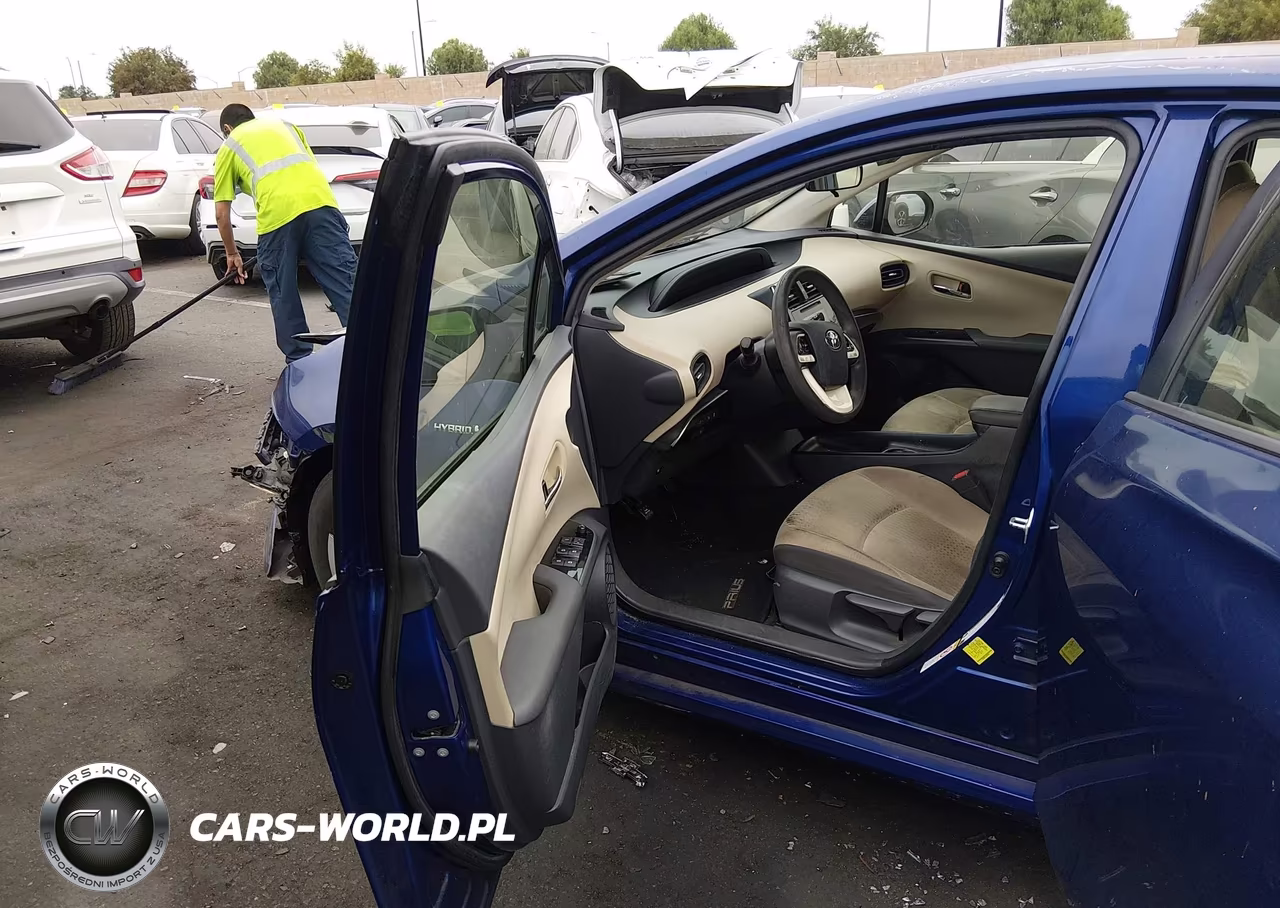 2017 Toyota Prius Two VIN:JTDKBRFU2H3559450 - 5