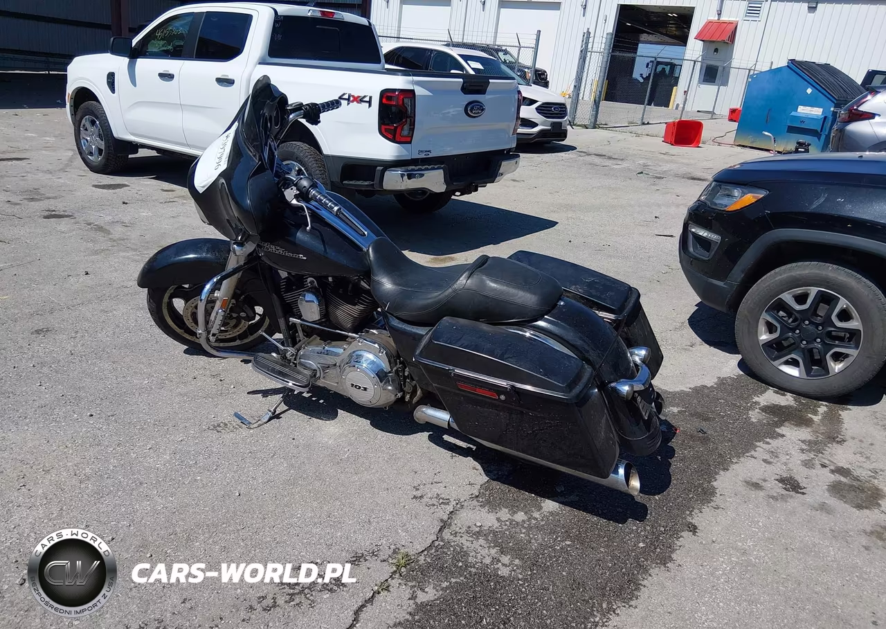 2013 Harley-Davidson Flhx Street Glide VIN:1HD1KBM19DB616365 - 3