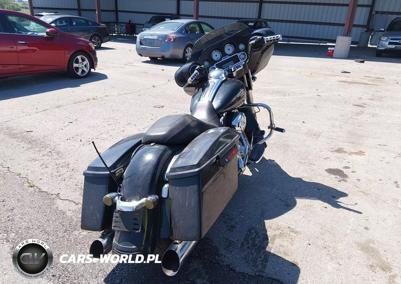 2013 Harley-Davidson Flhx Street Glide VIN:1HD1KBM19DB616365 - 4