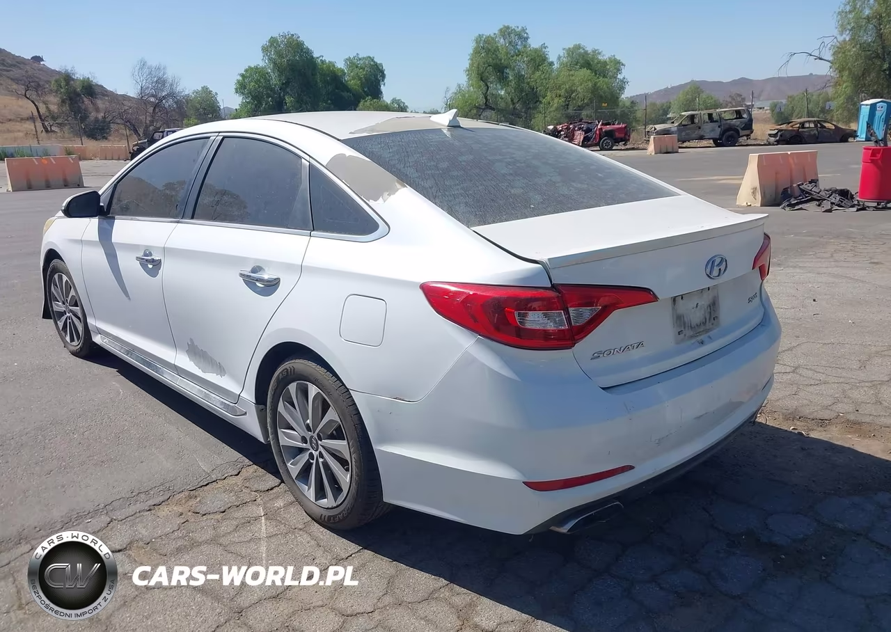 2015 Hyundai Sonata Sport VIN:5NPE34AF4FH080762 - 3