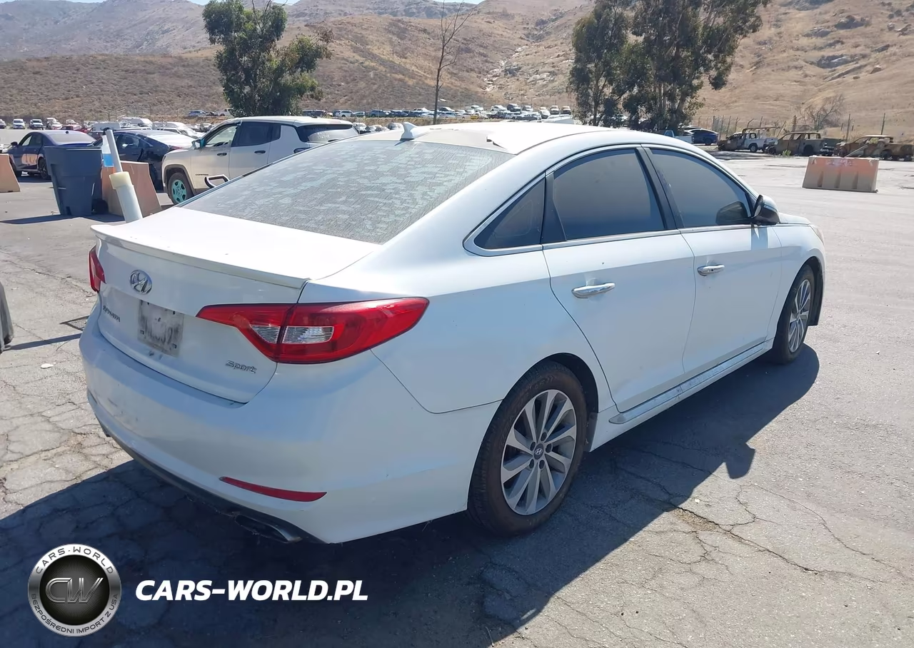 2015 Hyundai Sonata Sport VIN:5NPE34AF4FH080762 - 4