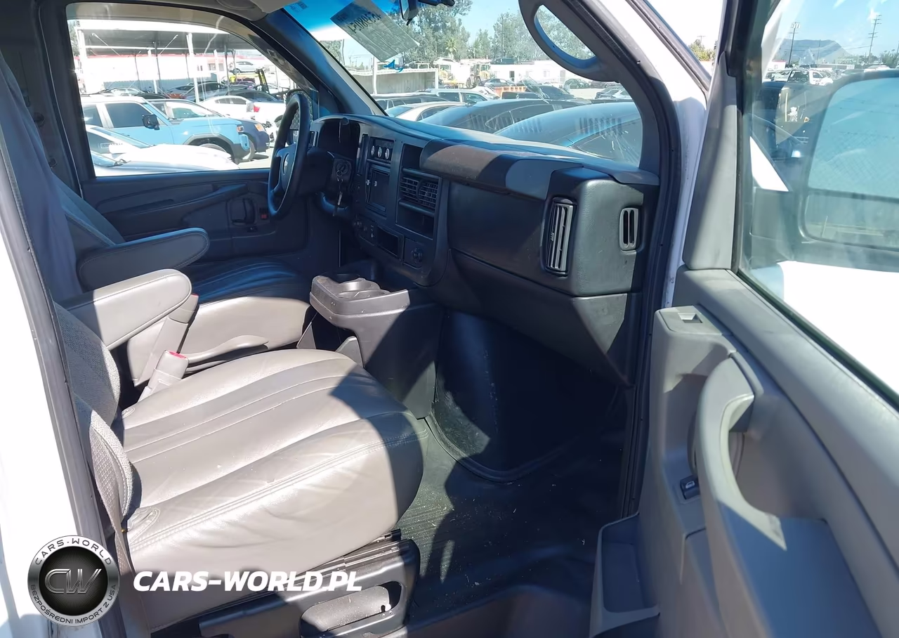 2013 Chevrolet Express 3500 Ls VIN:1GAZGZFA4D1193608 - 5