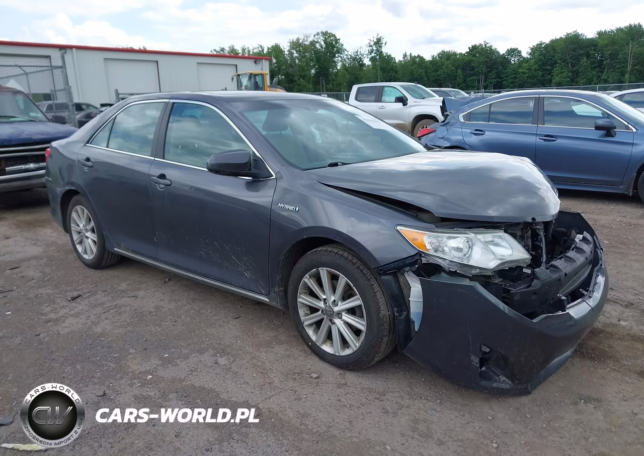 2013 Toyota Camry Hybrid Xle – zdjęcie 1 z 16