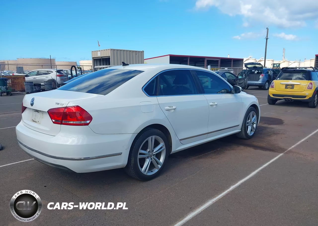 2015 Volkswagen Passat 1.8T Se VIN:1VWBT7A38FC015643 - 4