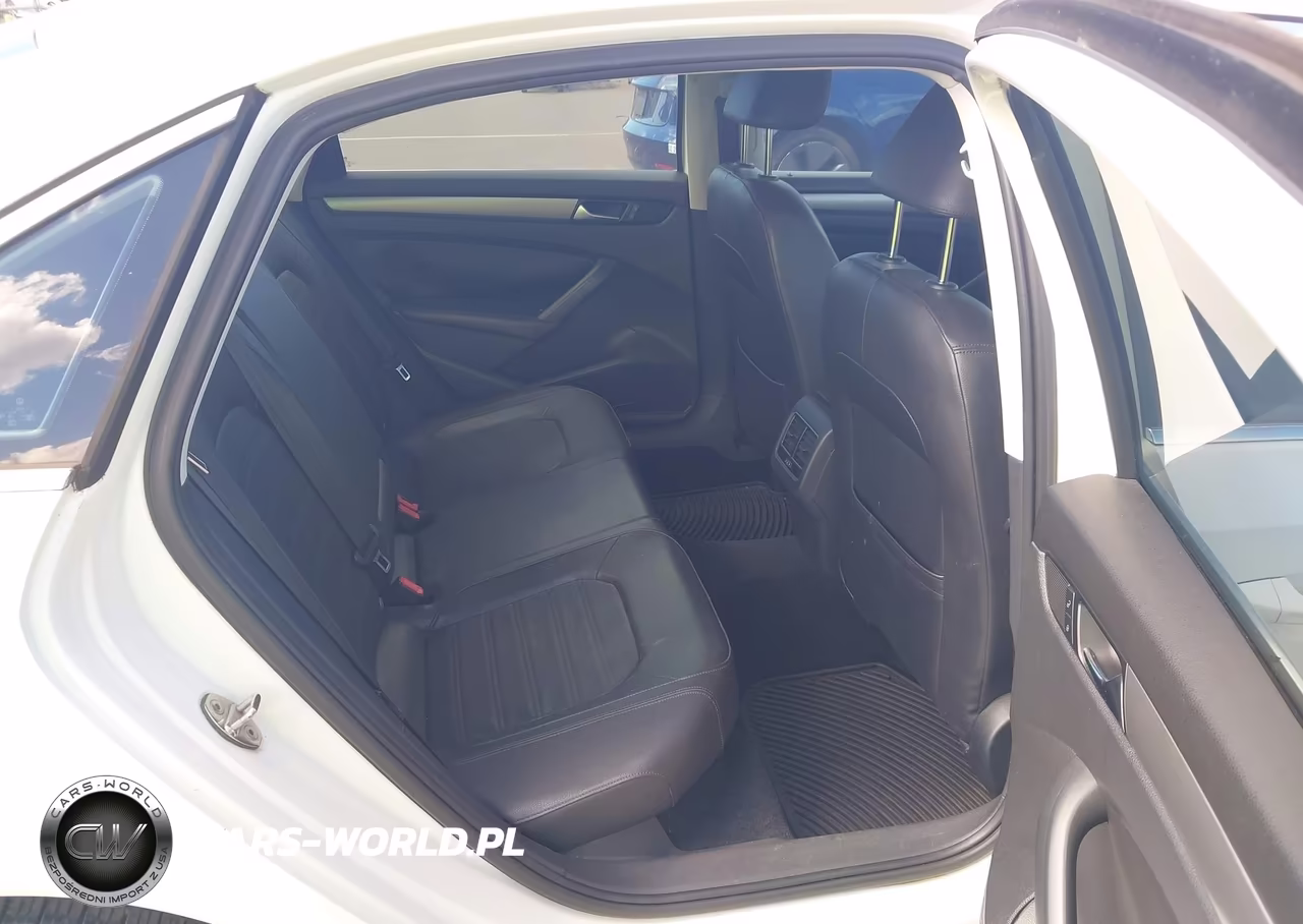 2015 Volkswagen Passat 1.8T Se VIN:1VWBT7A38FC015643 - 8