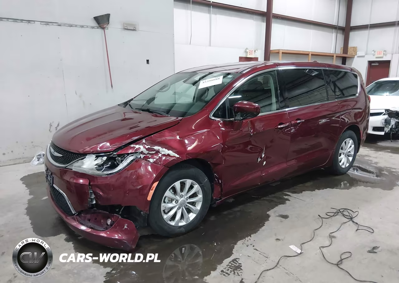 2018 Chrysler Pacifica Touring Plus VIN:2C4RC1FG8JR123769 - 2