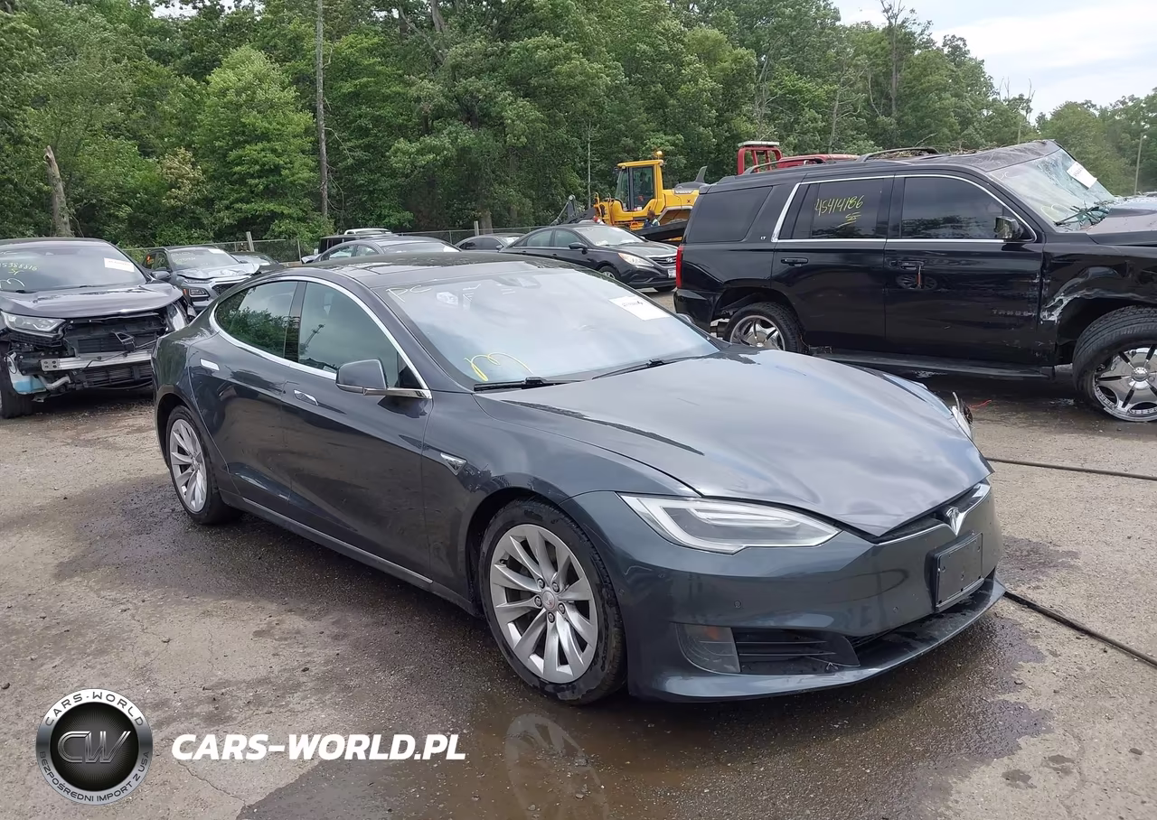 2016 Tesla Model S – zdjęcie 1 z 18