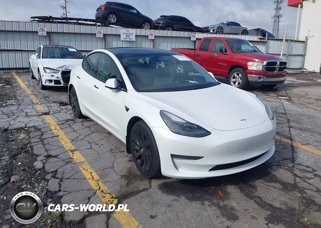 2021 Tesla Model 3 Standard Range Plus Rear-Wheel Drive – zdjęcie 1 z 15