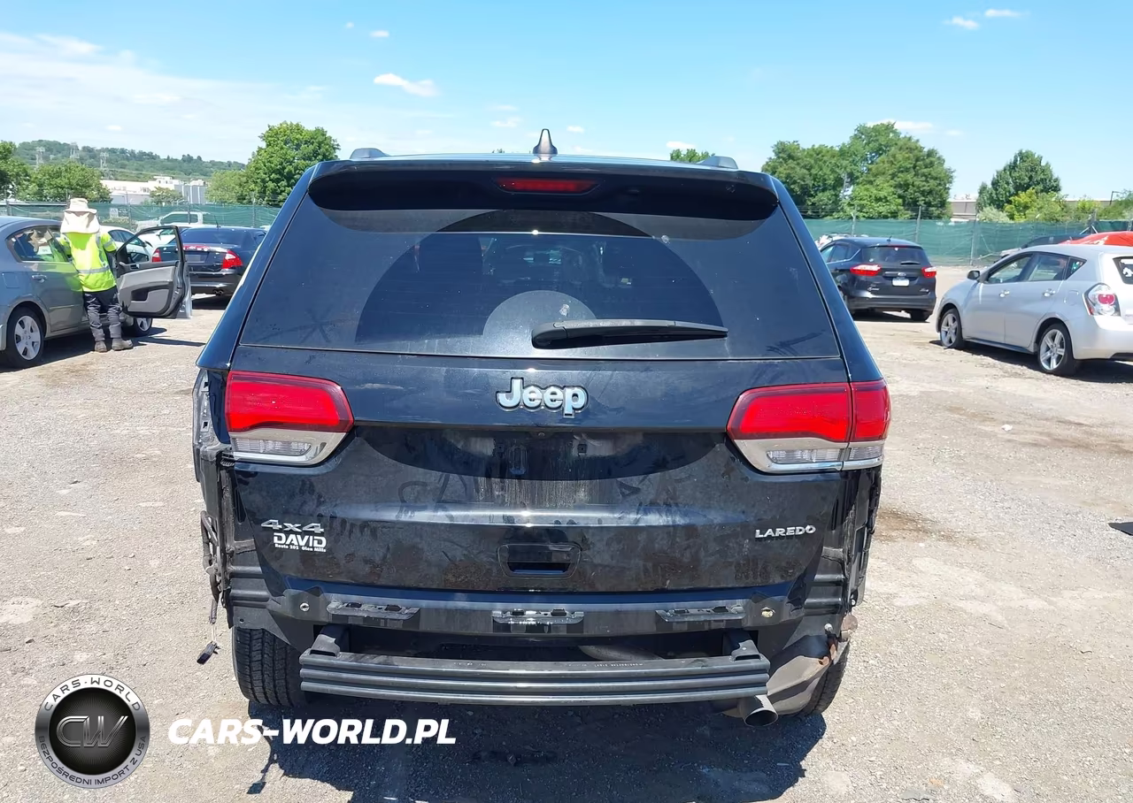 2020 Jeep Grand Cherokee Laredo E 4X4 VIN:1C4RJFAG2LC410028 - 17