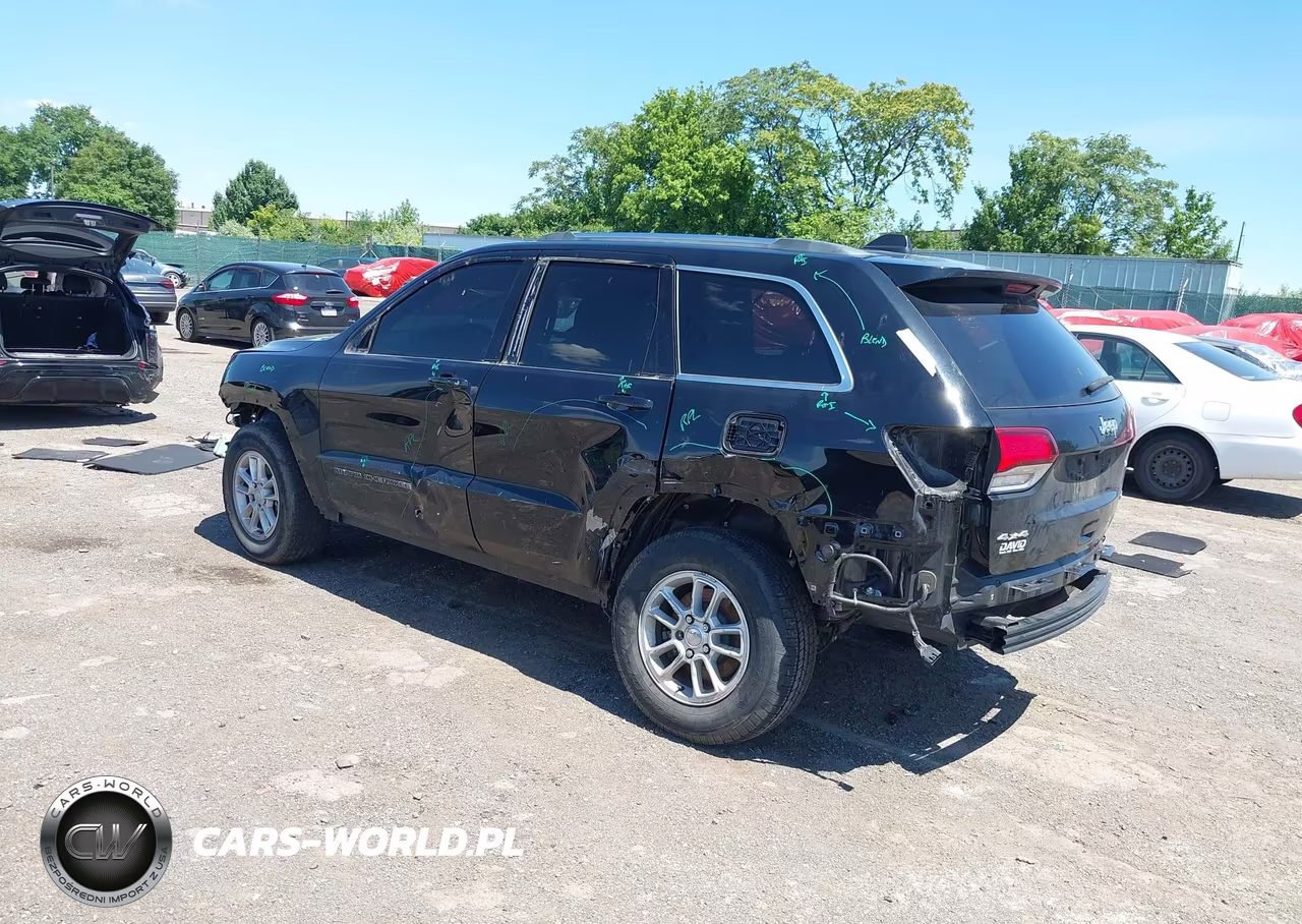 2020 Jeep Grand Cherokee Laredo E 4X4 VIN:1C4RJFAG2LC410028 - 3