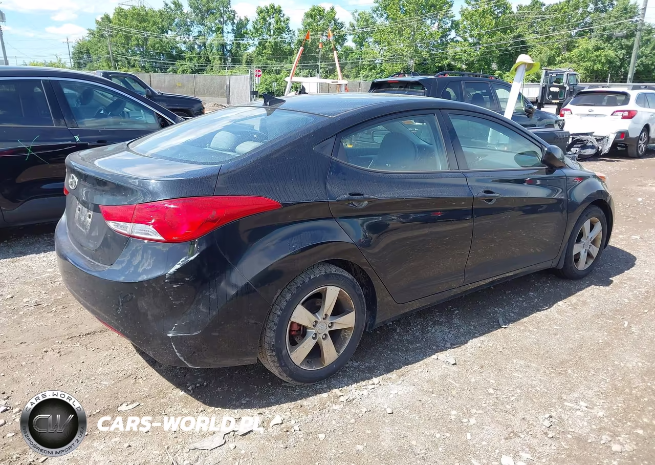 2013 Hyundai Elantra Gls VIN:5NPDH4AE0DH395656 - 4