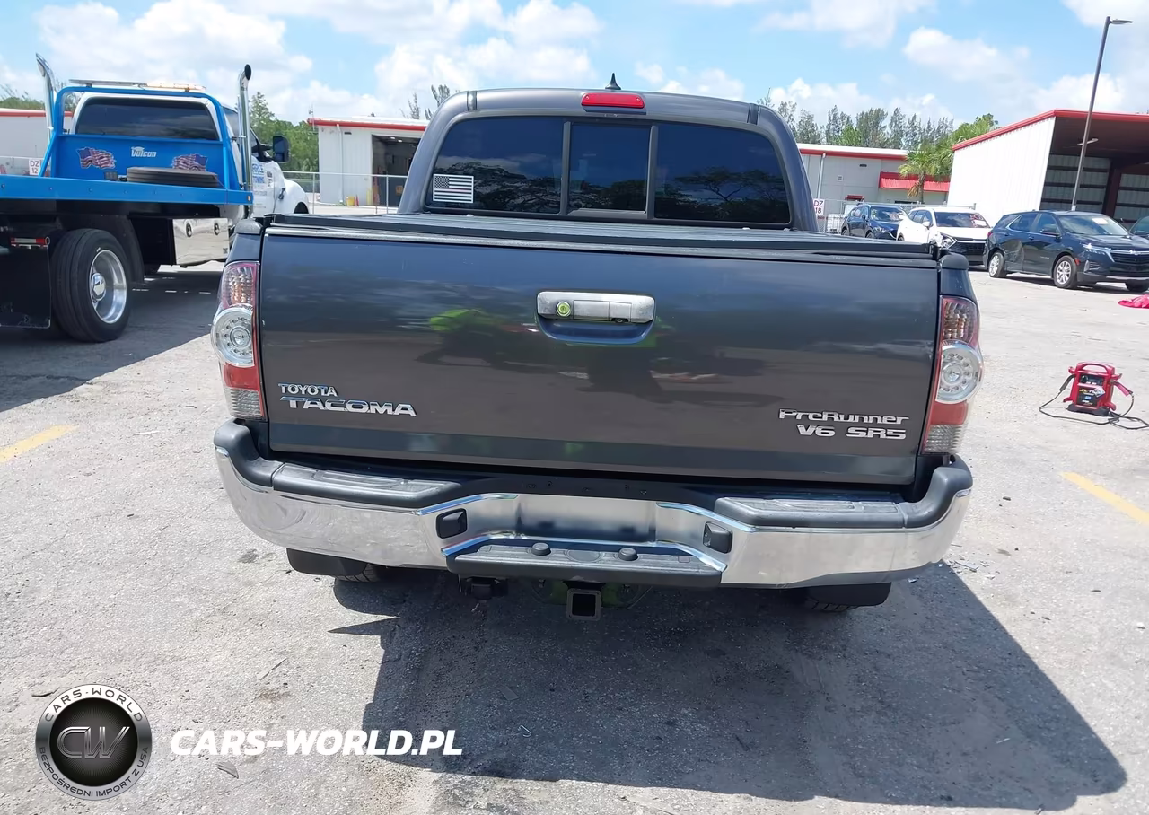 2015 Toyota Tacoma Prerunner V6 VIN:5TFJU4GN4FX069145 - 16