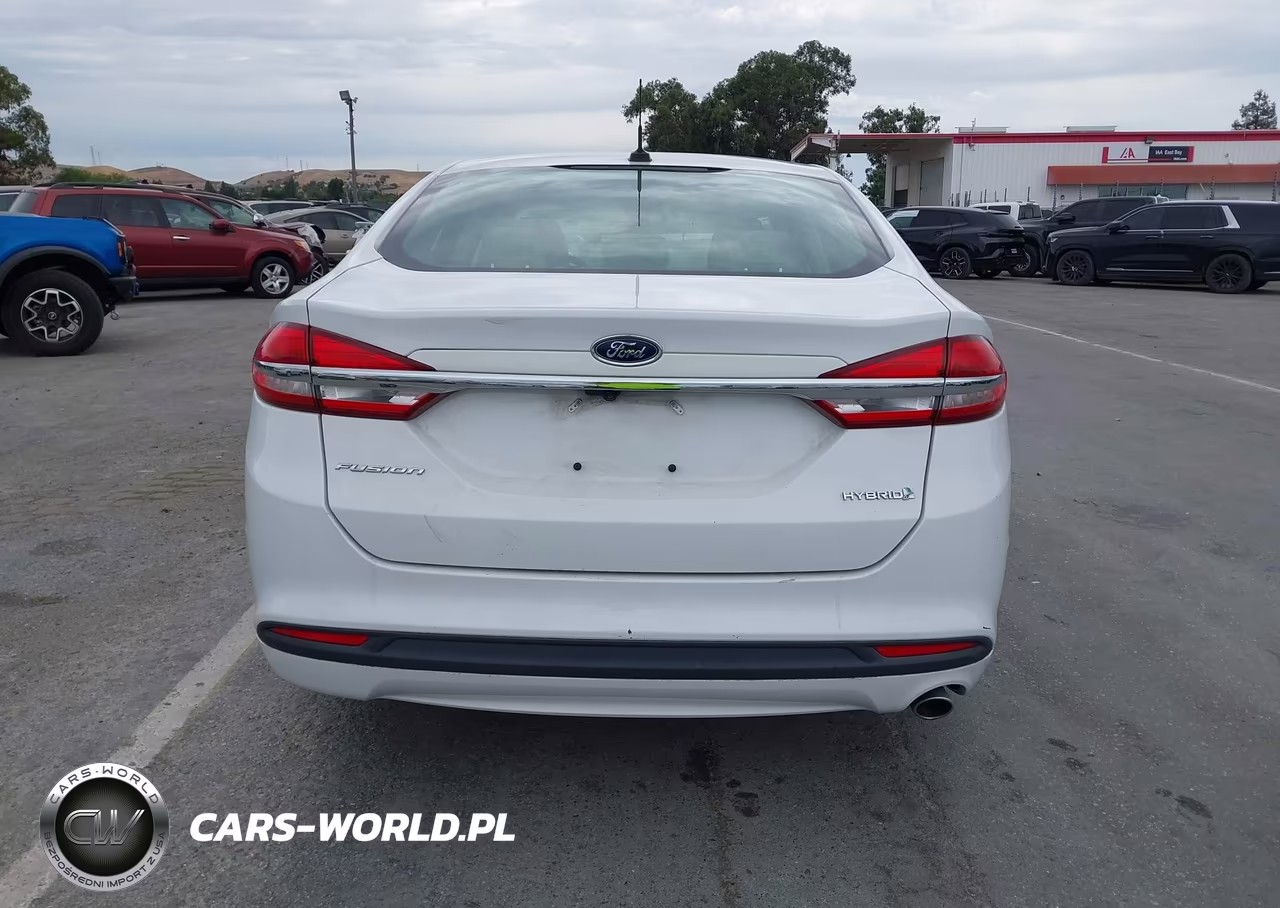 2018 Ford Fusion Hybrid S VIN:3FA6P0UU4JR243630 - 17