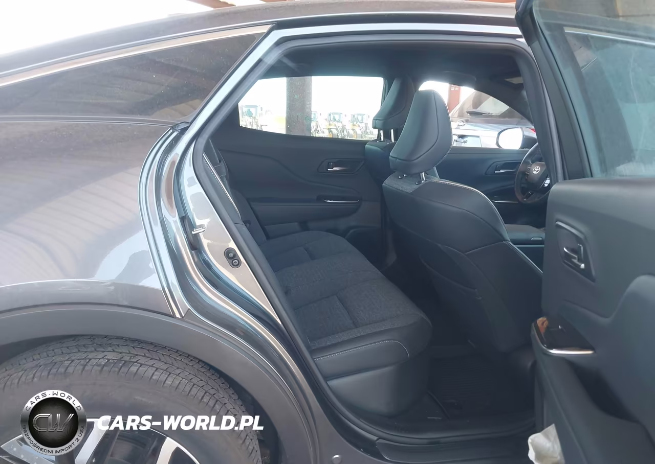 2024 Toyota Crown Xle VIN:JTDAAAAFXR3025963 - 8