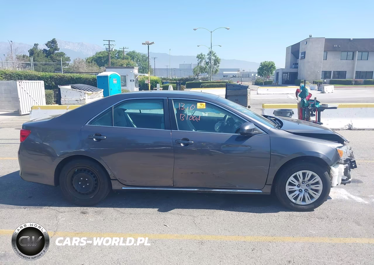 2014 Toyota Camry Le VIN:4T4BF1FK1ER437142 - 15