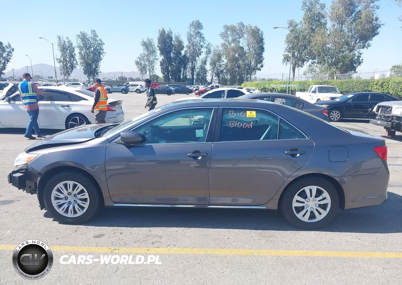 2014 Toyota Camry Le VIN:4T4BF1FK1ER437142 - 16