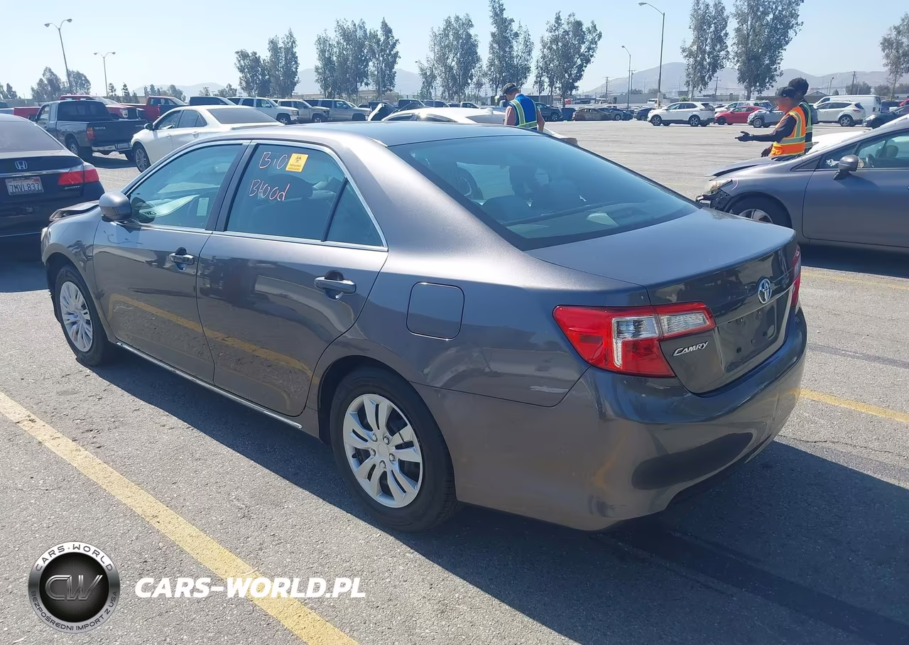 2014 Toyota Camry Le VIN:4T4BF1FK1ER437142 - 3