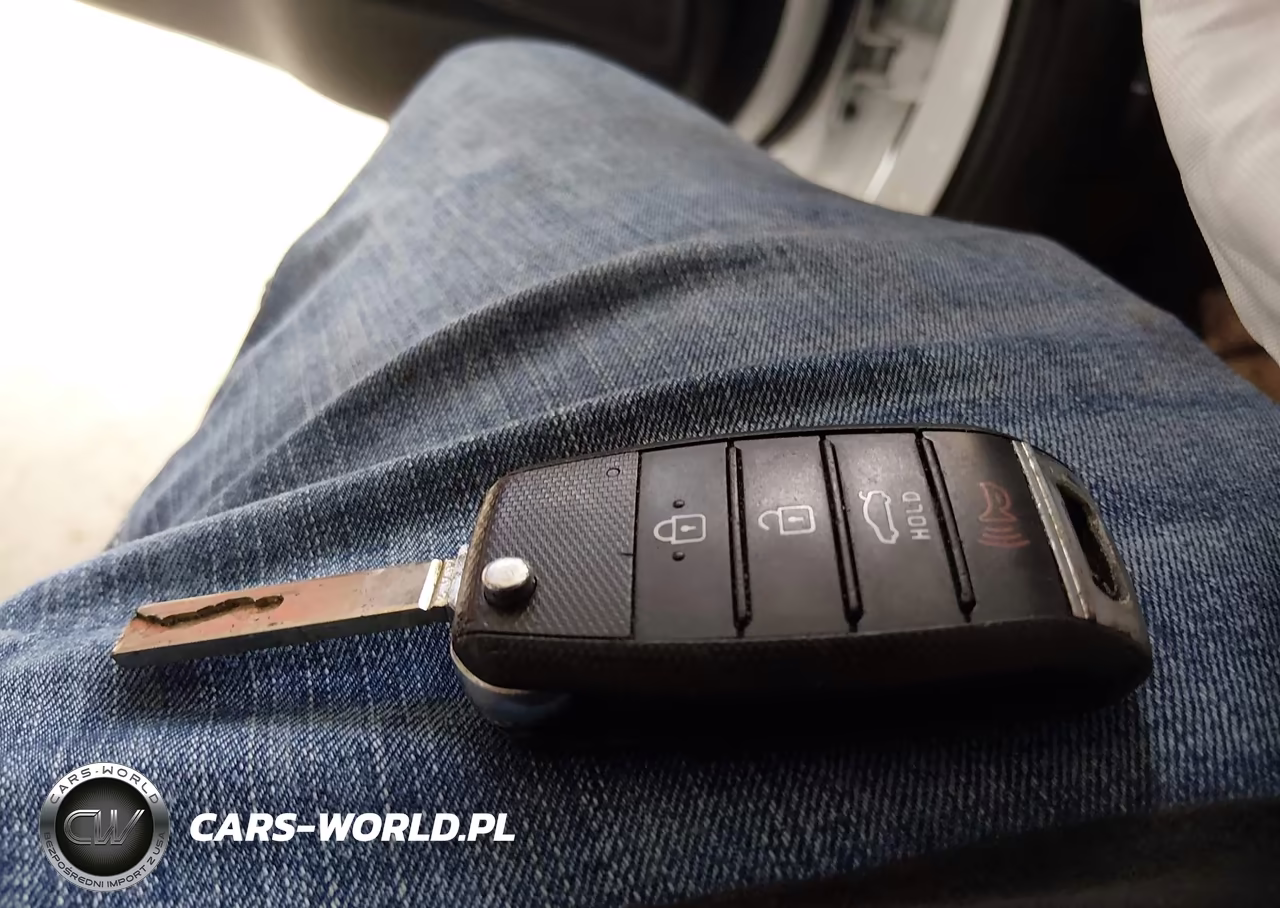 2019 Kia Optima Lx VIN:5XXGT4L35KG354942 - 11