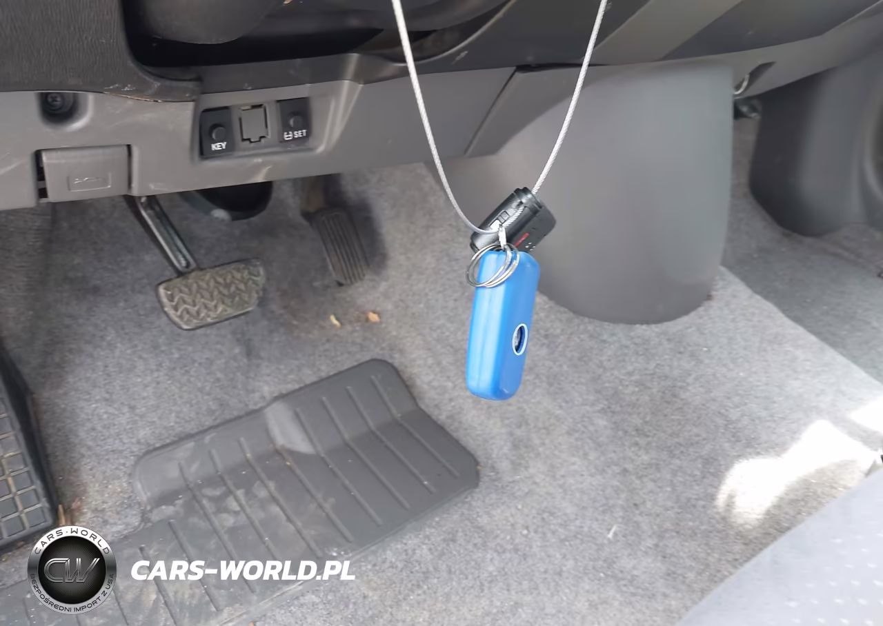 2007 Toyota Prius Touring VIN:JTDKB20U173227353 - 11
