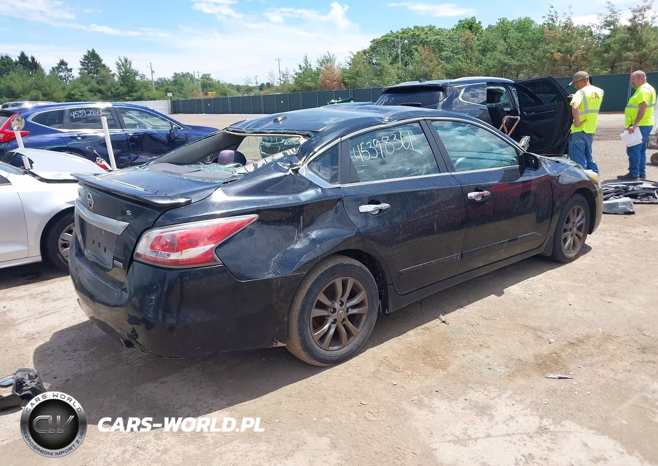 2015 Nissan Altima 2.5 S VIN:1N4AL3AP2FC497977 - 4