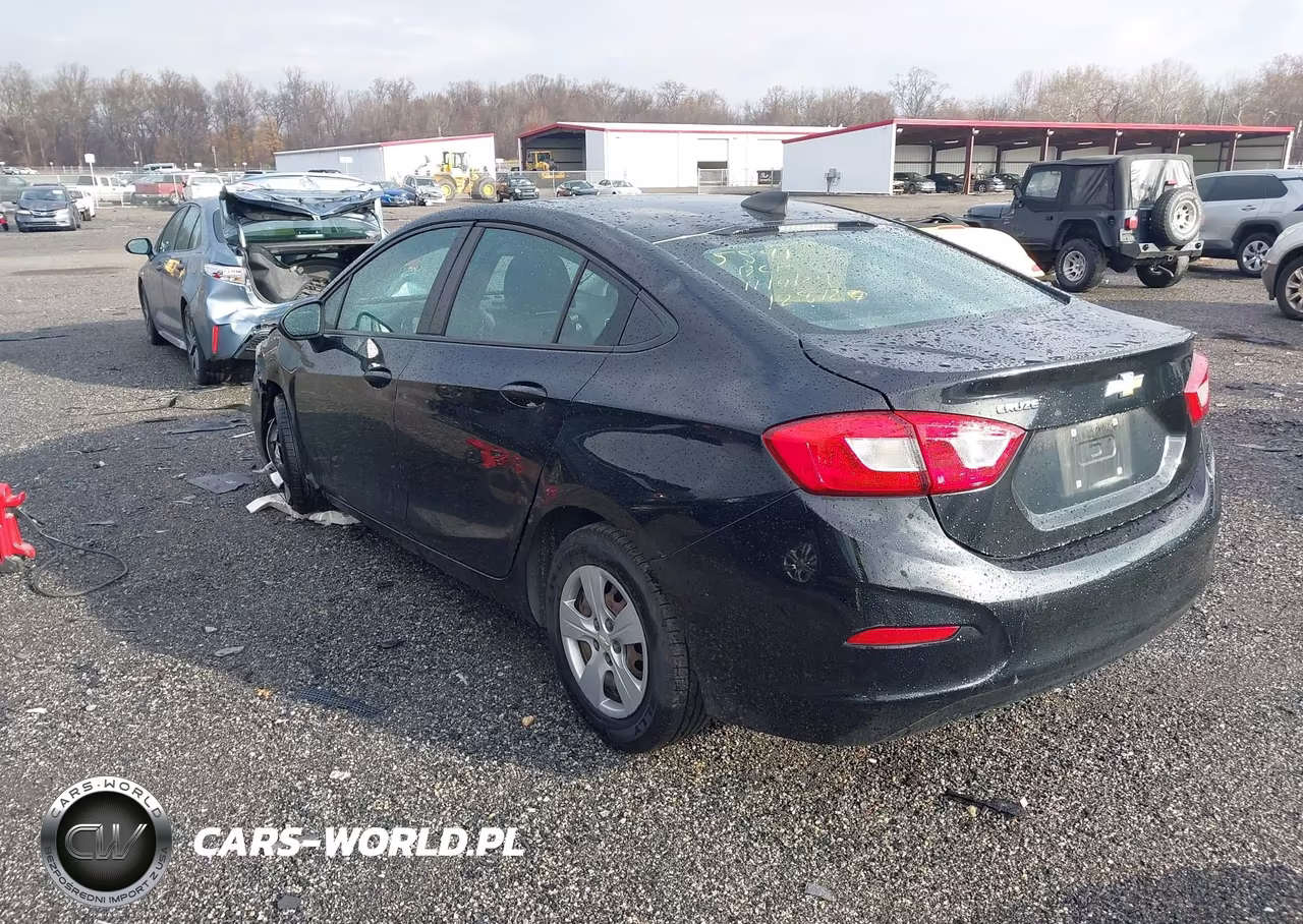 2018 Chevrolet Cruze Ls Auto VIN:1G1BC5SM8J7135841 - 3