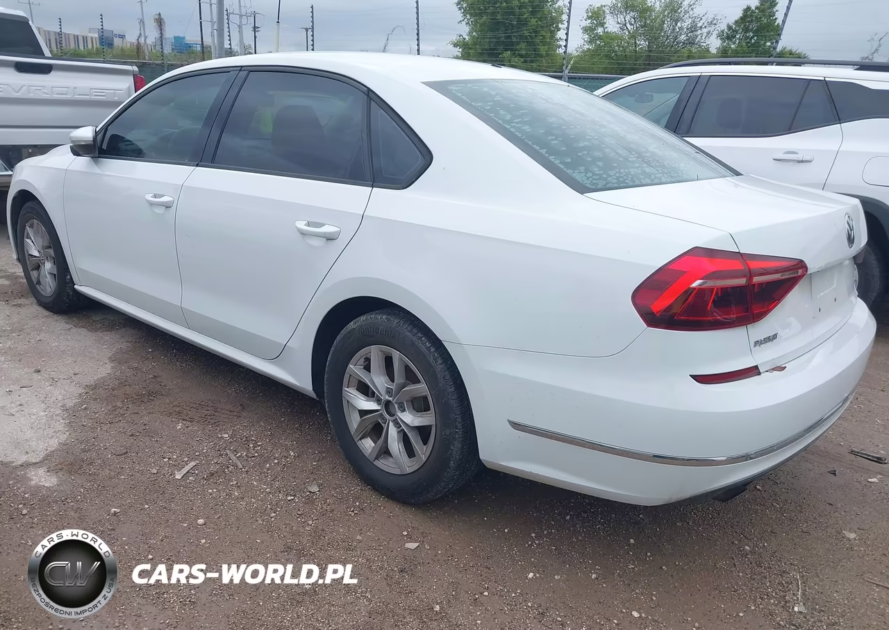 2018 Volkswagen Passat 2.0T R-Line-2.0T S VIN:1VWAA7A30JC016442 - 3