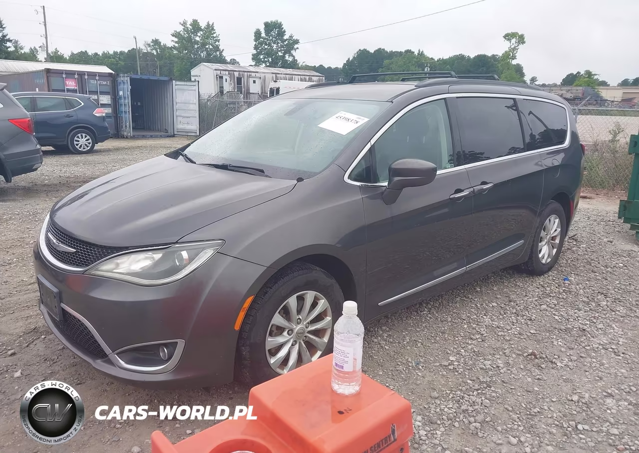 2017 Chrysler Pacifica Touring-L VIN:2C4RC1BG3HR539647 - 2